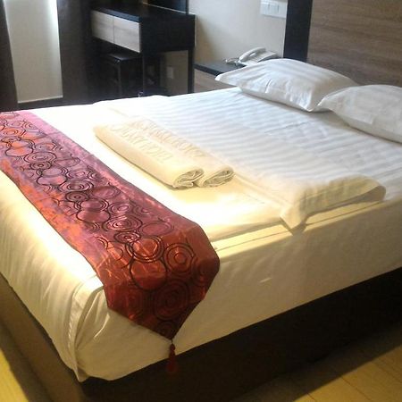 Galaxy Hotel Simpang Ampat  Exteriér fotografie
