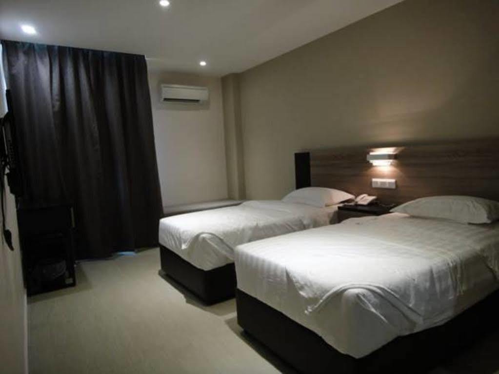 Galaxy Hotel Simpang Ampat  Exteriér fotografie